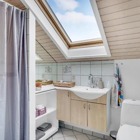 Amazing In Faaborg With Wifi Feriehus *